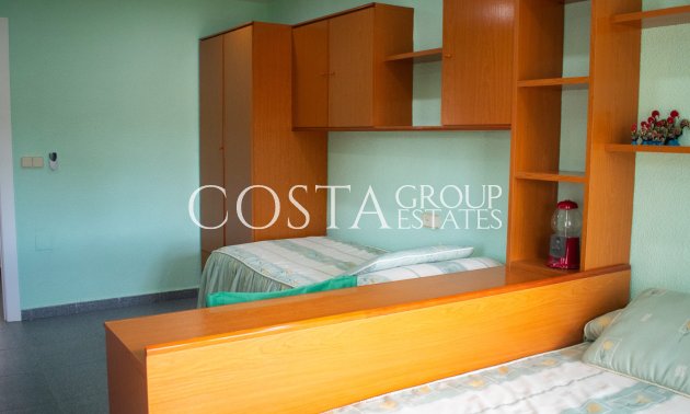 Resale - Villa -
Orihuela Costa - MUY CERCA DE LA PLAYA