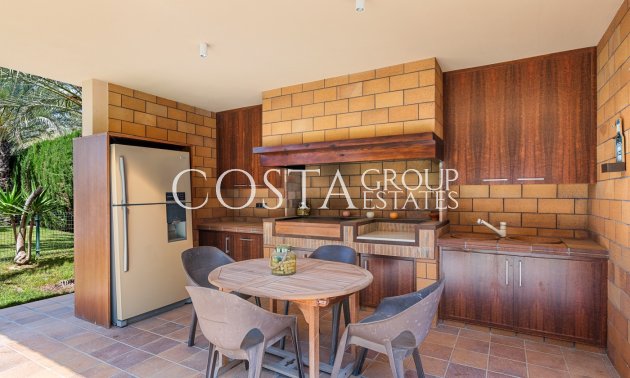 Herverkoop - Villa -
Elche