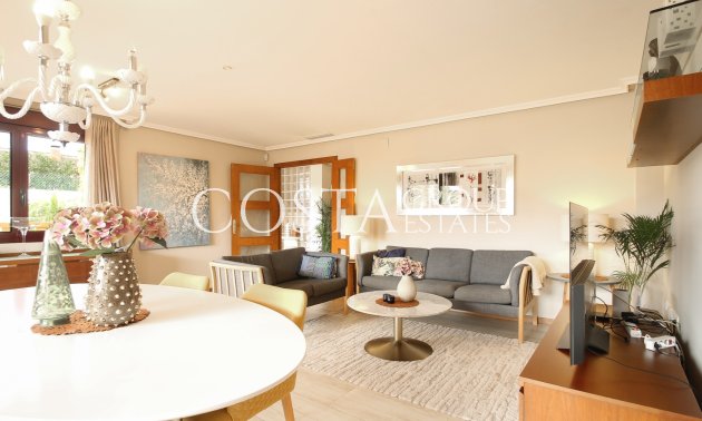 Resale - Villa -
Torrevieja - Los Balcones