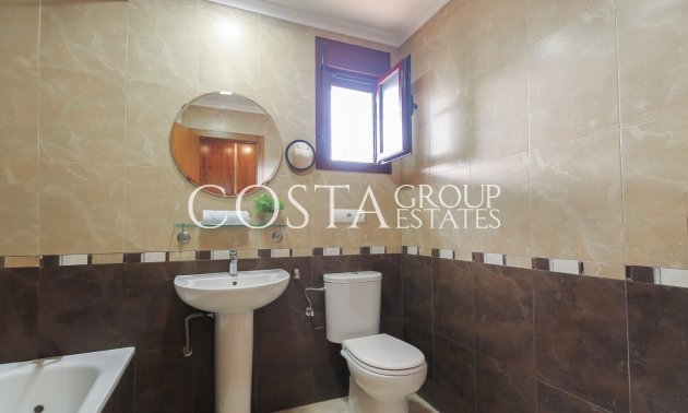 Resale - Villa -
Torrevieja - Los Balcones