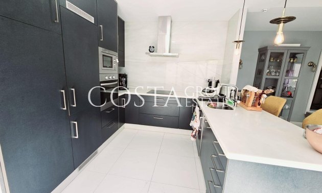 Resale - Villa -
Orihuela Costa - Villamartín