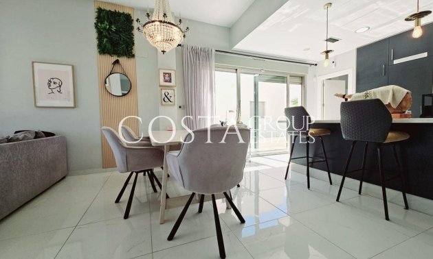 Resale - Villa -
Orihuela Costa - Villamartín