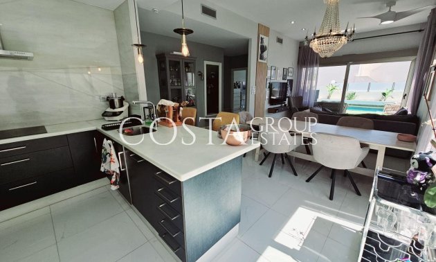 Resale - Villa -
Orihuela Costa - Villamartín