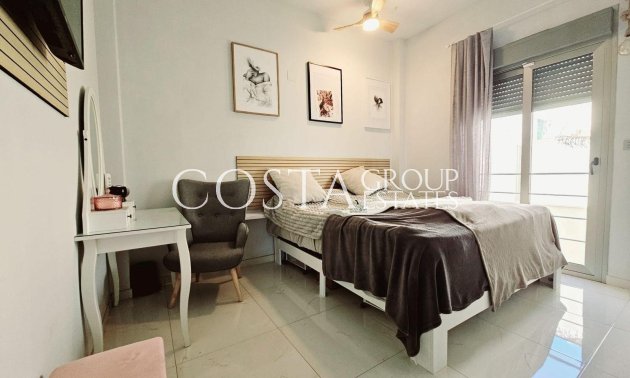 Resale - Villa -
Orihuela Costa - Villamartín