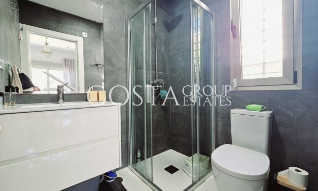 Resale - Villa -
Orihuela Costa - Villamartín