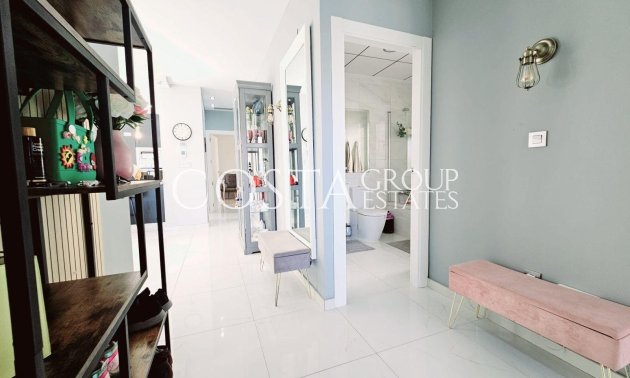 Resale - Villa -
Orihuela Costa - Villamartín