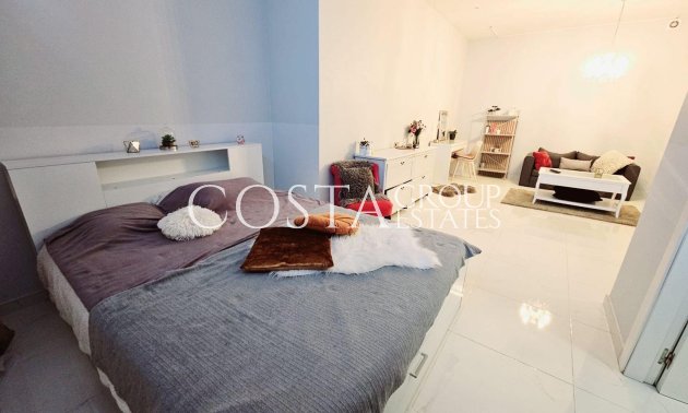 Resale - Villa -
Orihuela Costa - Villamartín