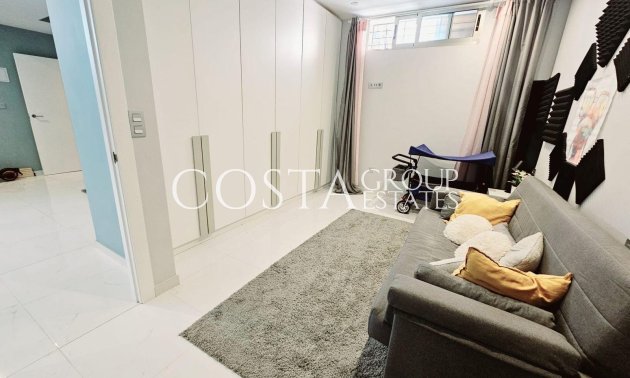 Resale - Villa -
Orihuela Costa - Villamartín