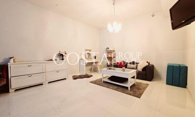 Resale - Villa -
Orihuela Costa - Villamartín
