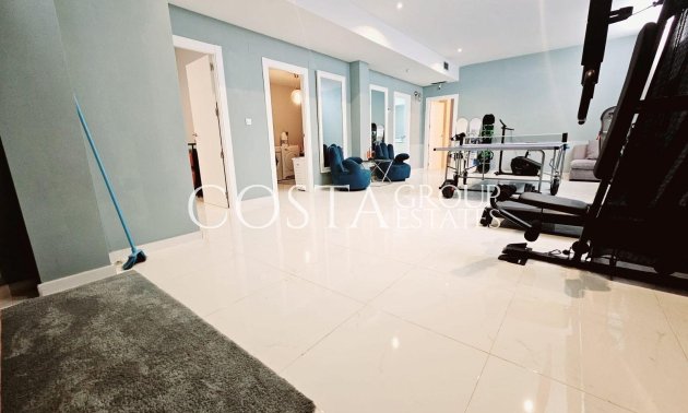 Resale - Villa -
Orihuela Costa - Villamartín