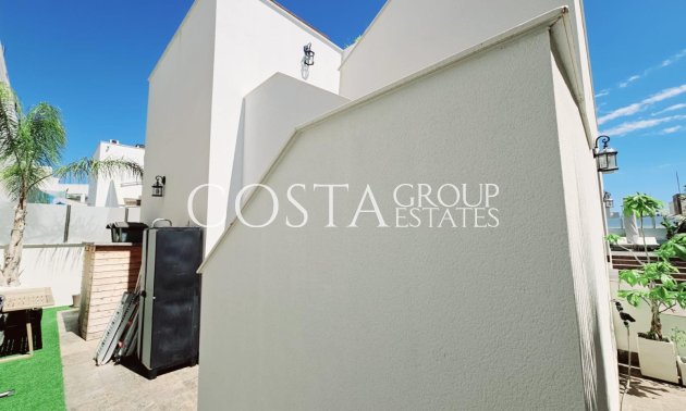 Resale - Villa -
Orihuela Costa - Villamartín