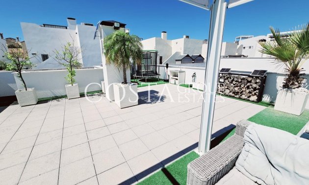 Resale - Villa -
Orihuela Costa - Villamartín