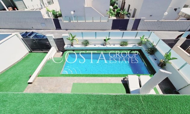 Resale - Villa -
Orihuela Costa - Villamartín