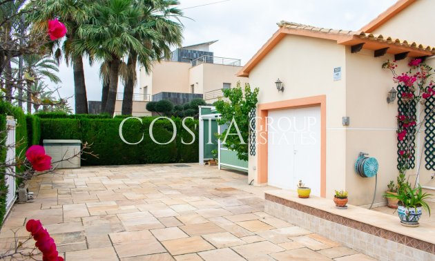 Resale - Villa -
Orihuela Costa - MUY CERCA DE LA PLAYA
