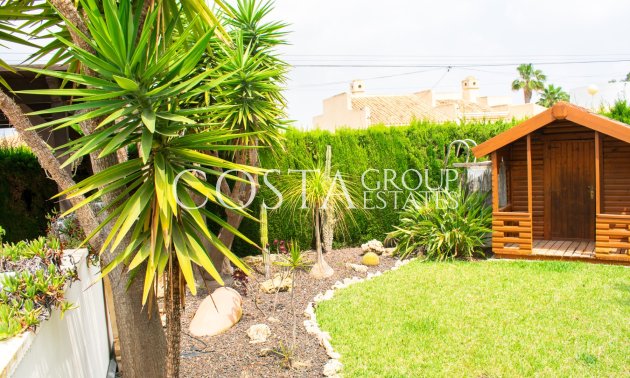 Resale - Villa -
Orihuela Costa - MUY CERCA DE LA PLAYA