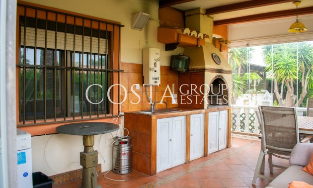 Resale - Villa -
Orihuela Costa - MUY CERCA DE LA PLAYA