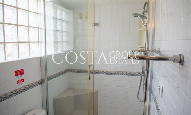 Resale - Villa -
Orihuela Costa - MUY CERCA DE LA PLAYA