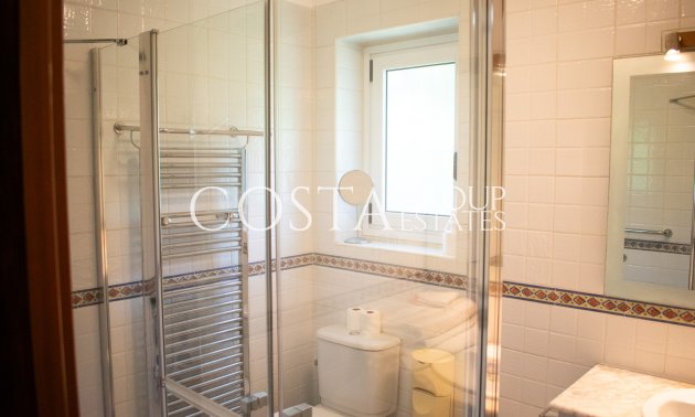 Resale - Villa -
Orihuela Costa - MUY CERCA DE LA PLAYA