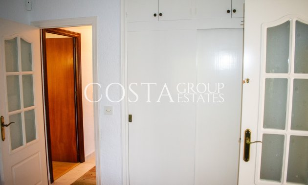 Resale - Villa -
Orihuela Costa - MUY CERCA DE LA PLAYA