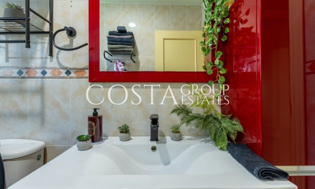 Herverkoop - Villa -
Benijofar