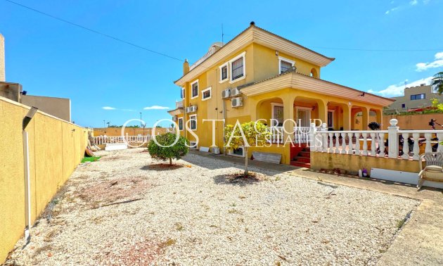 Resale - Villa -
Torrevieja - Los Balcones