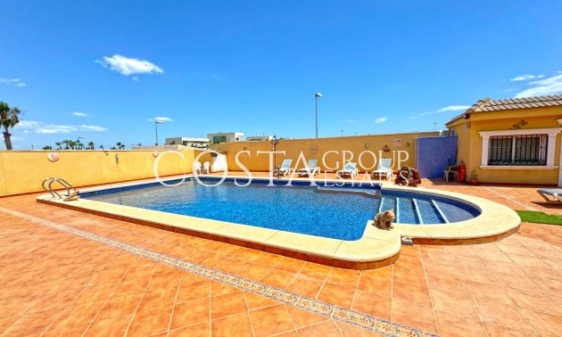 Resale - Villa -
Torrevieja - Los Balcones
