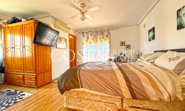 Resale - Villa -
Torrevieja - Los Balcones