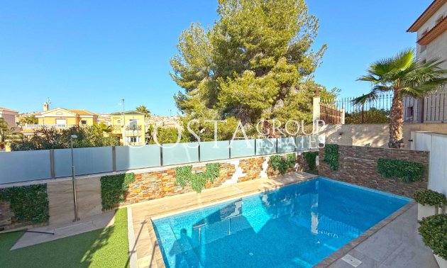 Resale - Villa -
Orihuela Costa - Villamartín