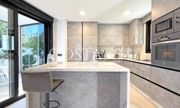 Resale - Villa -
Orihuela Costa - Villamartín