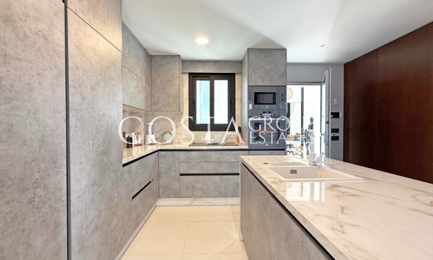 Resale - Villa -
Orihuela Costa - Villamartín