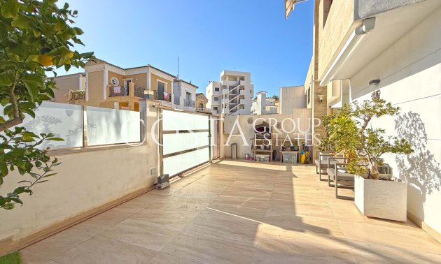 Resale - Villa -
Orihuela Costa - Villamartín