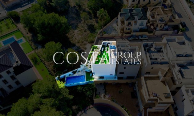 Resale - Villa -
Orihuela Costa - Villamartín