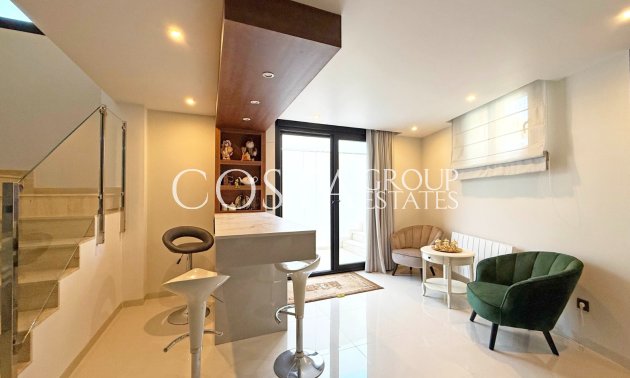 Resale - Villa -
Orihuela Costa - Villamartín