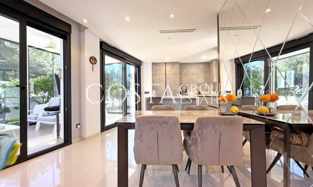 Resale - Villa -
Orihuela Costa - Villamartín