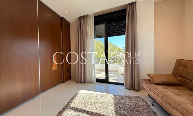 Resale - Villa -
Orihuela Costa - Villamartín
