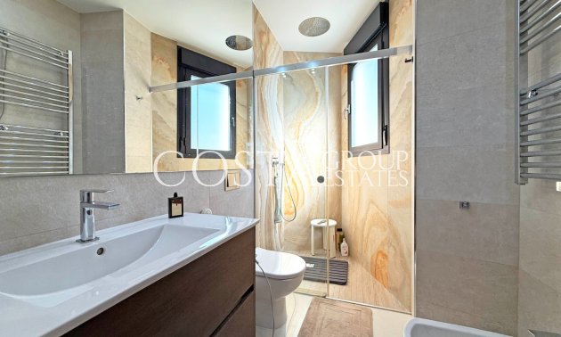 Resale - Villa -
Orihuela Costa - Villamartín