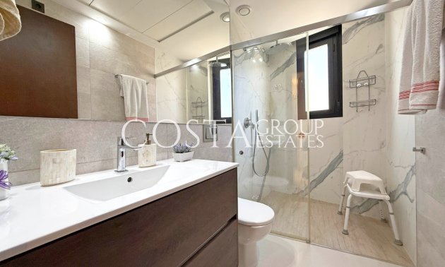 Resale - Villa -
Orihuela Costa - Villamartín