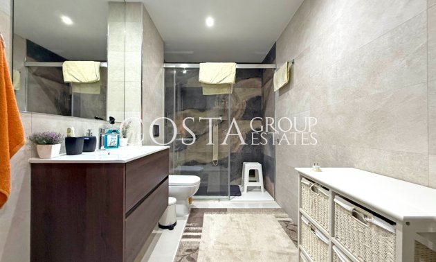 Resale - Villa -
Orihuela Costa - Villamartín