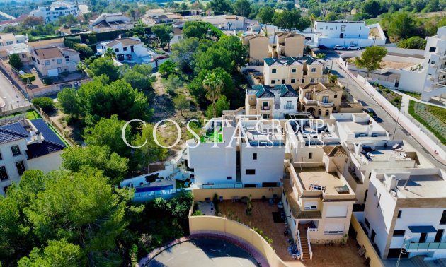 Resale - Villa -
Orihuela Costa - Villamartín