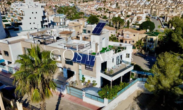 Resale - Villa -
Orihuela Costa - Villamartín