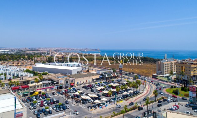 Wiederverkauf - House -
Orihuela Costa