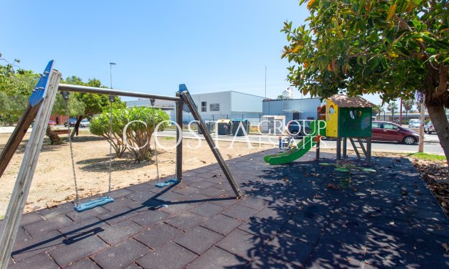 Wiederverkauf - House -
Orihuela Costa