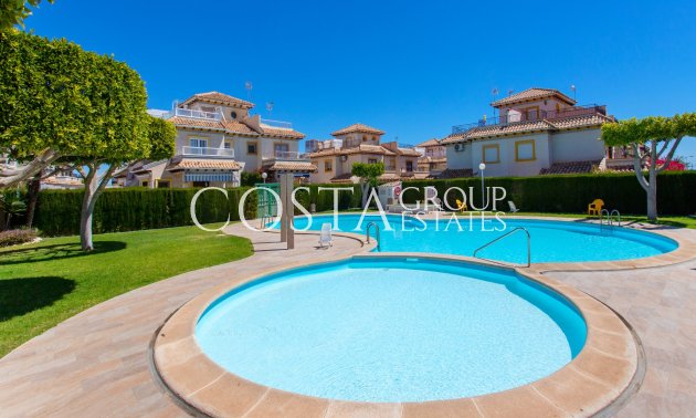 Wiederverkauf - House -
Orihuela Costa