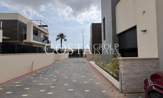 Resale - Villa -
Orihuela Costa - Lomas De Cabo Roig