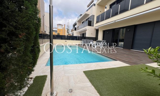 Resale - Villa -
Orihuela Costa - Lomas De Cabo Roig