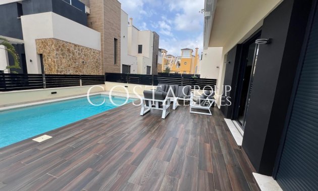 Resale - Villa -
Orihuela Costa - Lomas De Cabo Roig