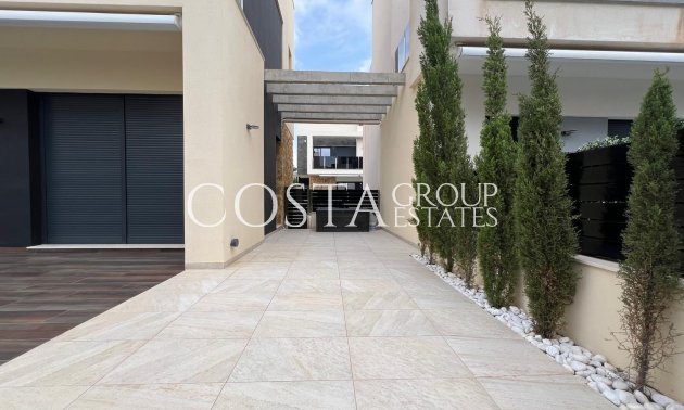 Resale - Villa -
Orihuela Costa - Lomas De Cabo Roig