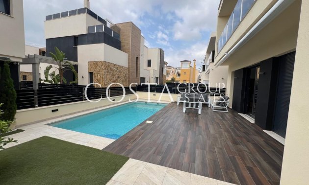 Resale - Villa -
Orihuela Costa - Lomas De Cabo Roig