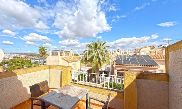 Resale - Villa -
Orihuela Costa - Los Altos