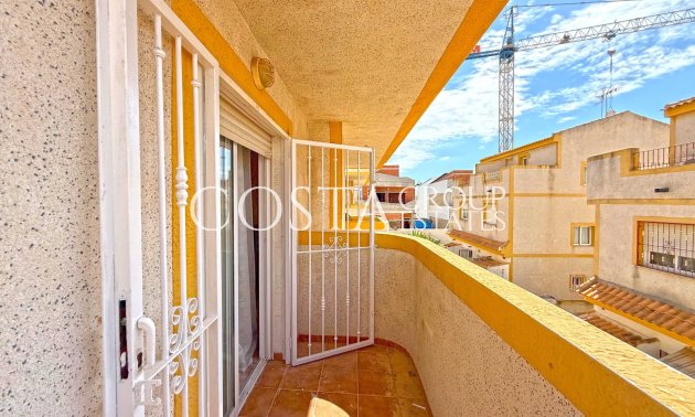 Resale - Villa -
Orihuela Costa - Los Altos